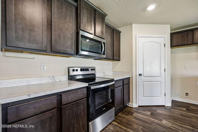 65355 CLEARWATER Court, Yulee, FL 32097