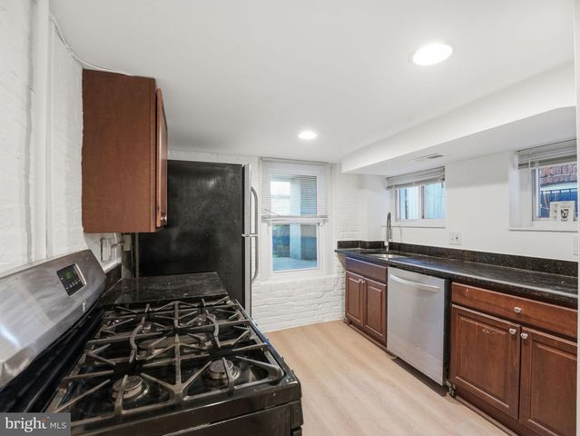 2111 4TH ST NE, Washington, DC 20002