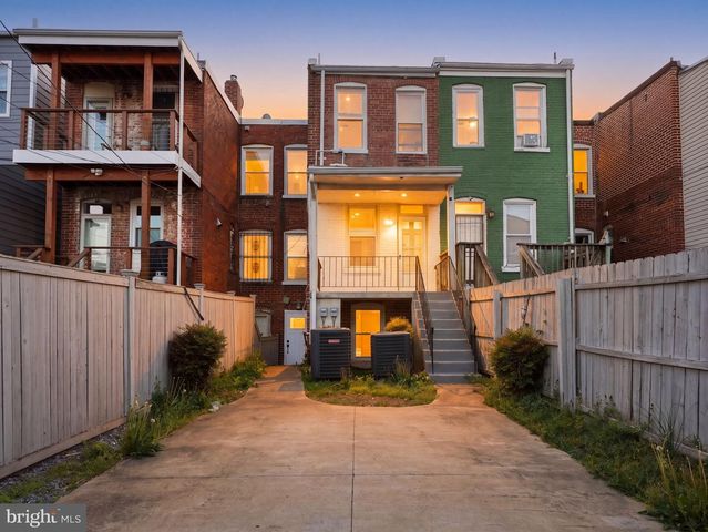 2111 4TH ST NE, Washington, DC 20002