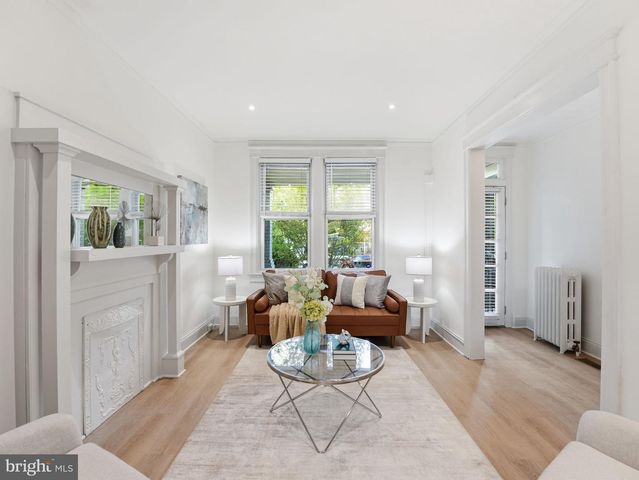 2111 4TH ST NE, Washington, DC 20002