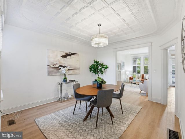 2111 4TH ST NE, Washington, DC 20002