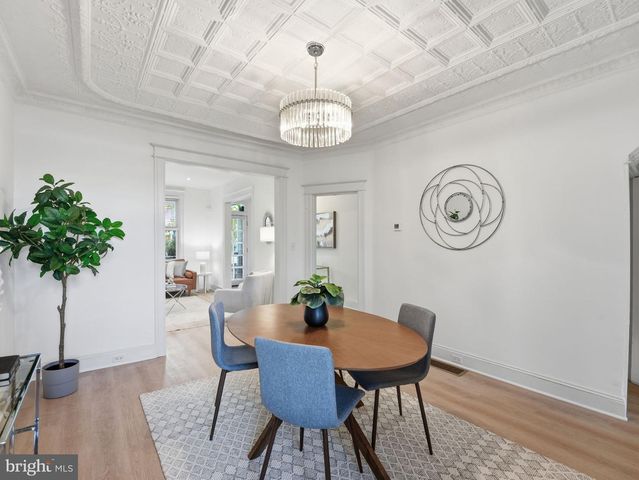 2111 4TH ST NE, Washington, DC 20002