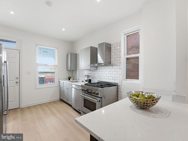 2111 4TH ST NE, Washington, DC 20002