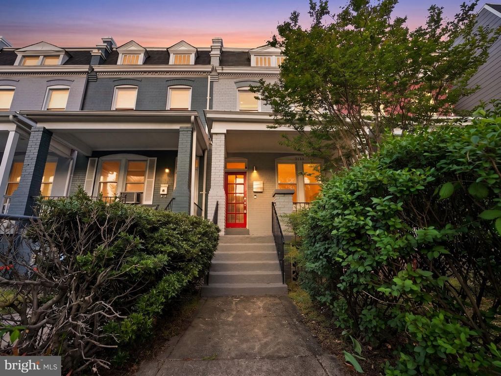 2111 4TH ST NE, Washington, DC 20002