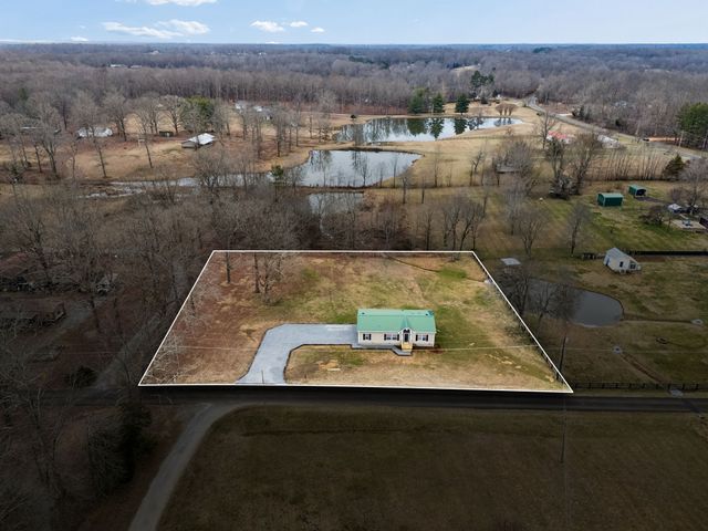 181 Duke Rd, Dickson, TN 37055
