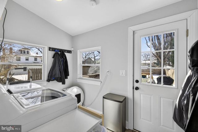 25 W SOUTHWERK ST, Winchester, VA 22601