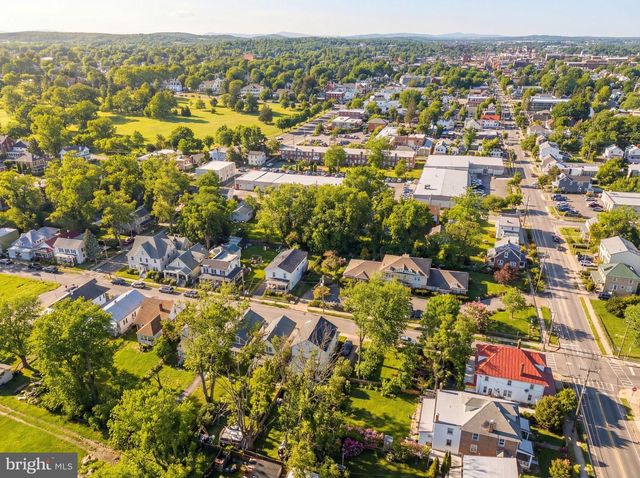 25 W SOUTHWERK ST, Winchester, VA 22601