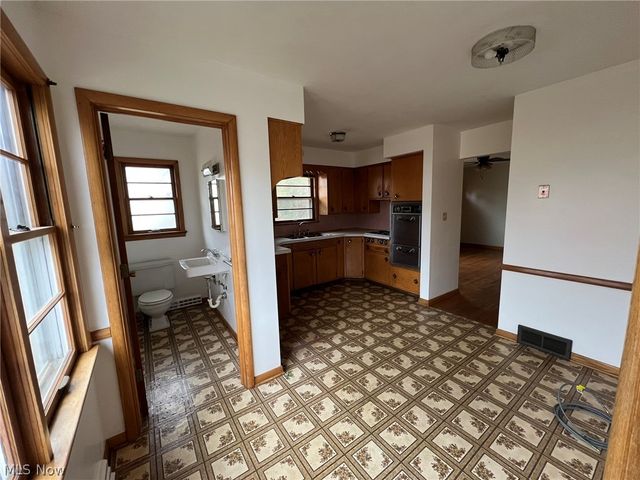 462 Moody Street, Akron, OH 44305