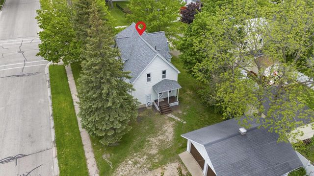 617 NEWBURY STREET, Ripon, WI 54971
