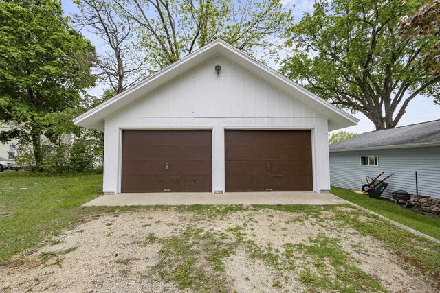 617 NEWBURY STREET, Ripon, WI 54971