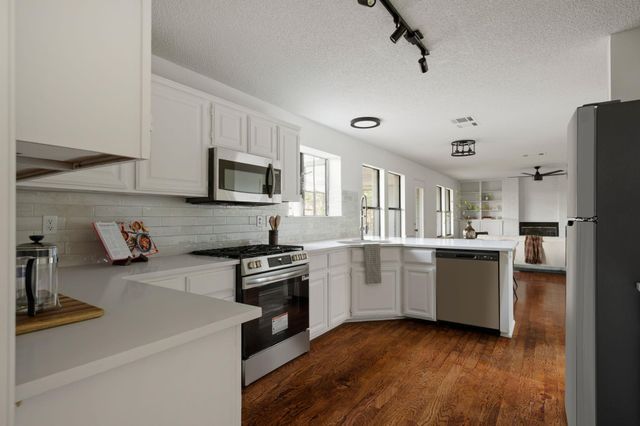 1106 Split Oak CV, Pflugerville, TX 78660