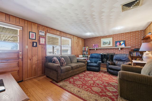 950 Radio Lane, New Castle, IN 47362