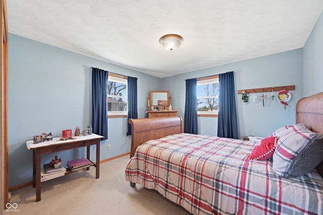 950 Radio Lane, New Castle, IN 47362