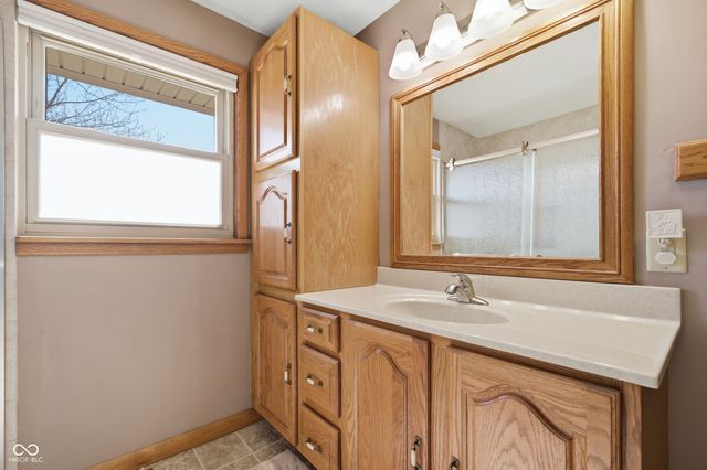 950 Radio Lane, New Castle, IN 47362