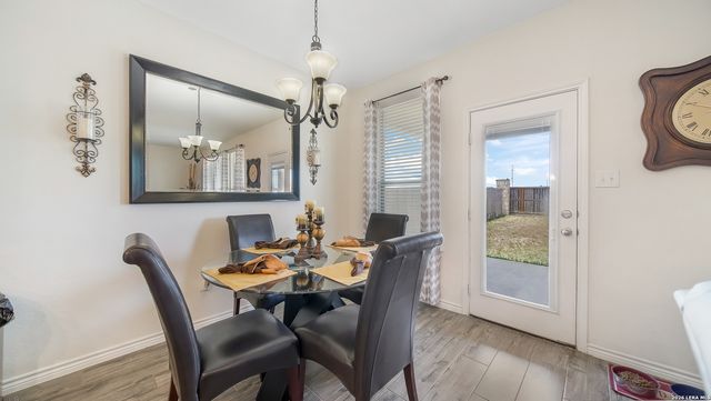 350 Colonial Blf, Universal City, TX 78148