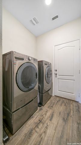 350 Colonial Blf, Universal City, TX 78148