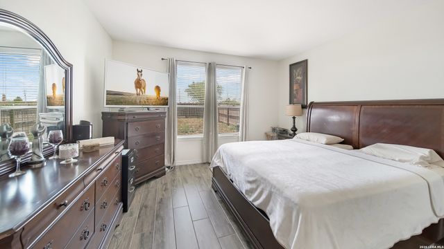 350 Colonial Blf, Universal City, TX 78148