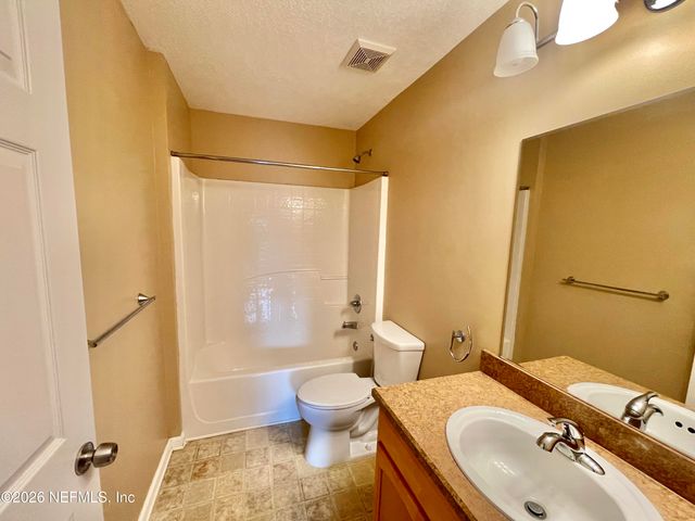 4025 THUNDER HEIGHTS Lane, Middleburg, FL 32068