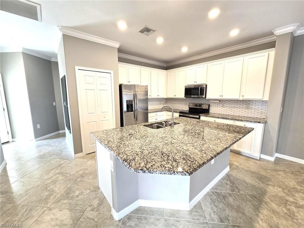 9163 Woodhurst DR, NAPLES, FL 34120 — photo 4