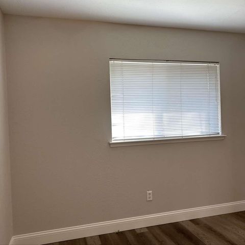 422 Woodmere Drive, Garland, TX 75043