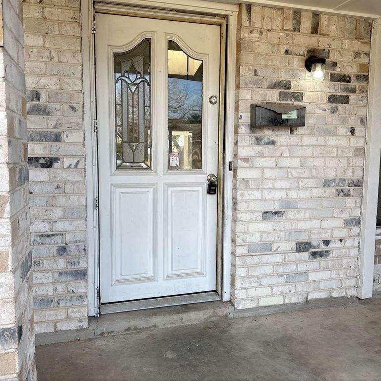422 Woodmere Drive, Garland, TX 75043