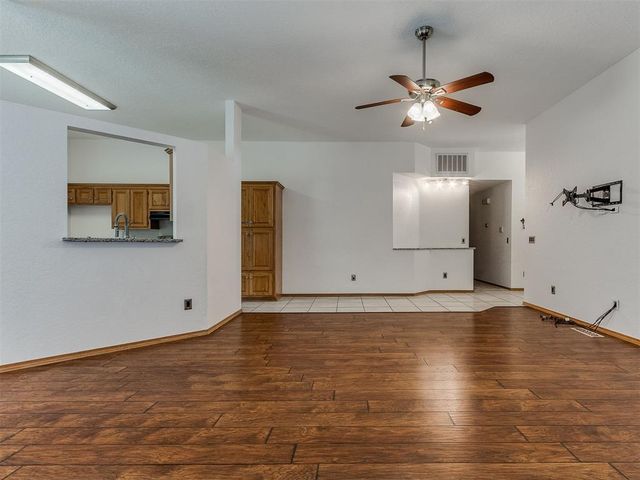 8213 Wilshire Ridge Drive, Oklahoma City, OK 73132