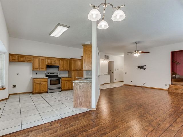 8213 Wilshire Ridge Drive, Oklahoma City, OK 73132