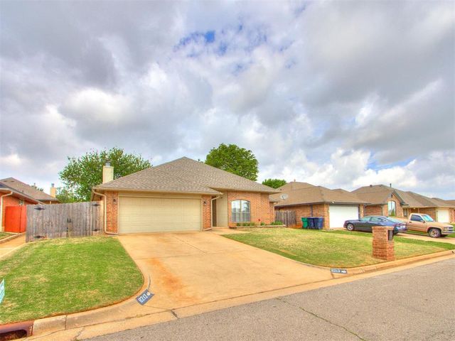 8213 Wilshire Ridge Drive, Oklahoma City, OK 73132