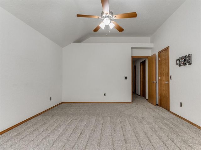 8213 Wilshire Ridge Drive, Oklahoma City, OK 73132