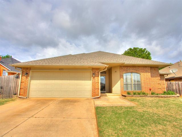 8213 Wilshire Ridge Drive, Oklahoma City, OK 73132