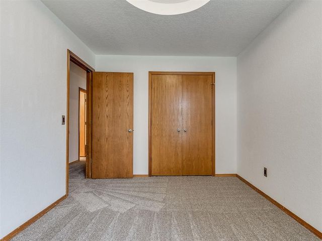 8213 Wilshire Ridge Drive, Oklahoma City, OK 73132