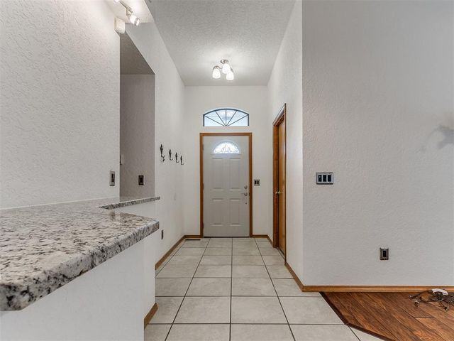 8213 Wilshire Ridge Drive, Oklahoma City, OK 73132