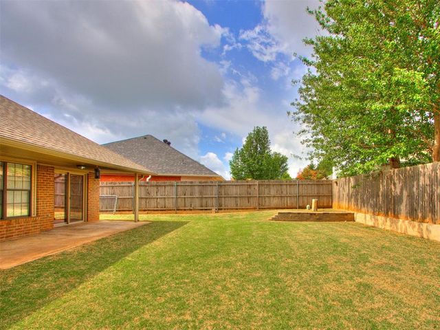 8213 Wilshire Ridge Drive, Oklahoma City, OK 73132