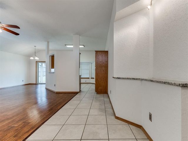 8213 Wilshire Ridge Drive, Oklahoma City, OK 73132