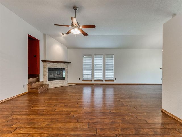 8213 Wilshire Ridge Drive, Oklahoma City, OK 73132