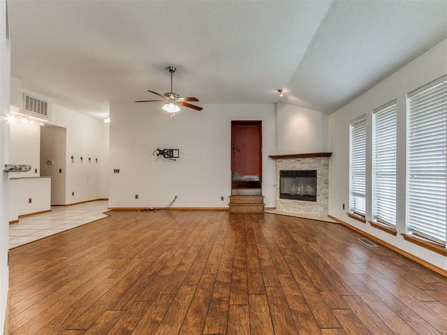 8213 Wilshire Ridge Drive, Oklahoma City, OK 73132