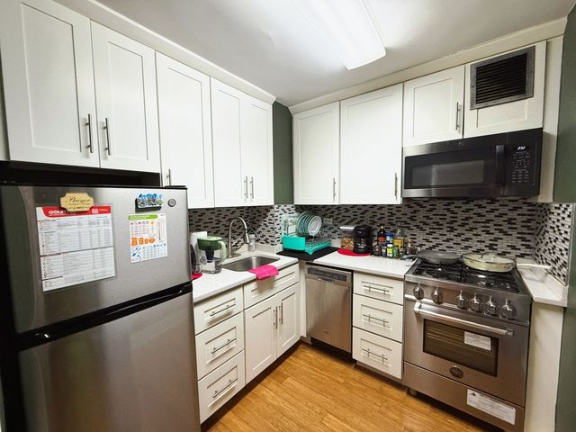 1815 215th St Apt 1B, New York City, NY 11360