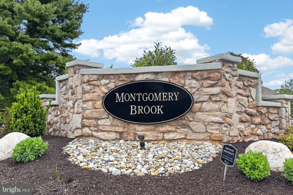 906 FOXMEADOW DR #CONDO 906, ROYERSFORD, PA 19468 — exterior