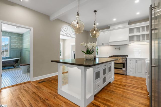 206 S Adair Street, Clinton, SC 29325