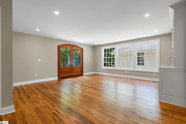 206 S Adair Street, Clinton, SC 29325