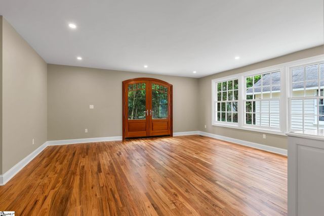 206 S Adair Street, Clinton, SC 29325