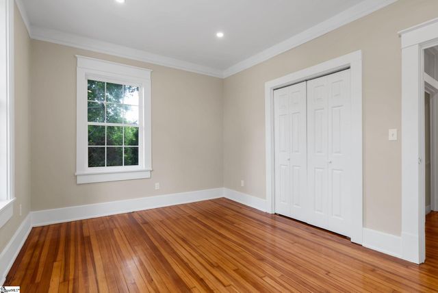 206 S Adair Street, Clinton, SC 29325