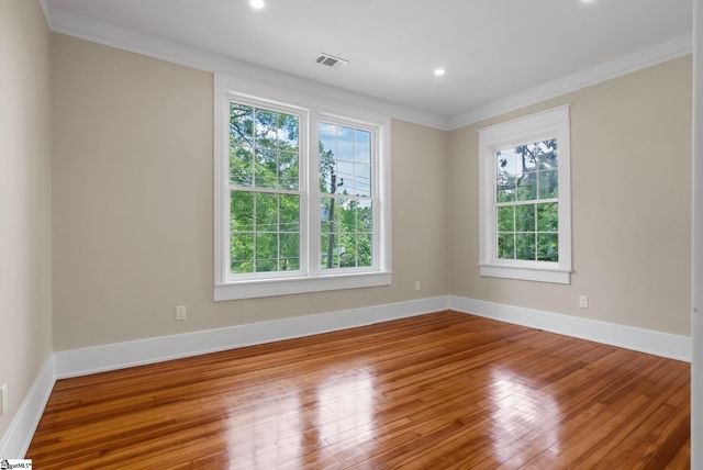 206 S Adair Street, Clinton, SC 29325