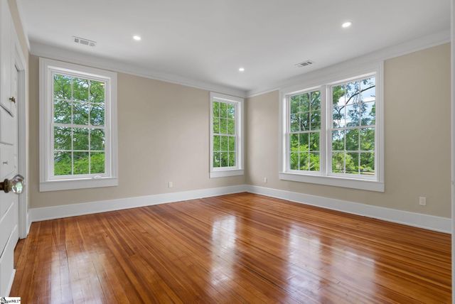 206 S Adair Street, Clinton, SC 29325