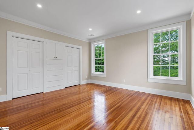 206 S Adair Street, Clinton, SC 29325