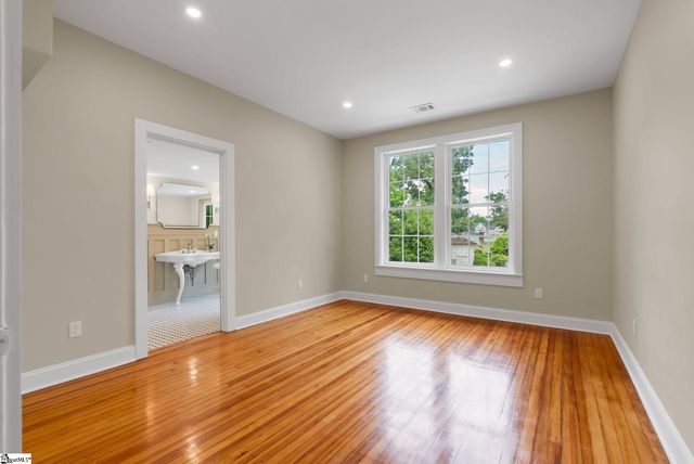 206 S Adair Street, Clinton, SC 29325