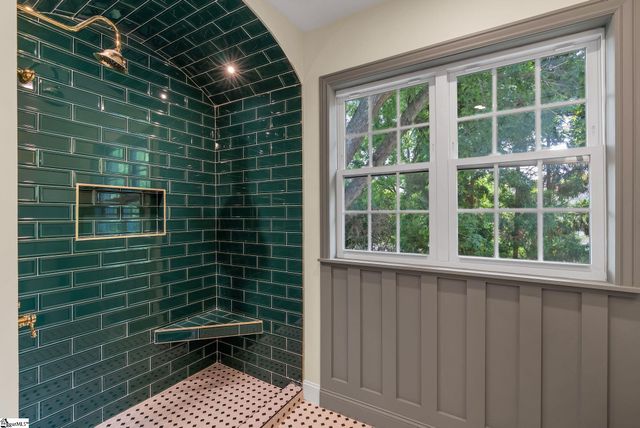 206 S Adair Street, Clinton, SC 29325