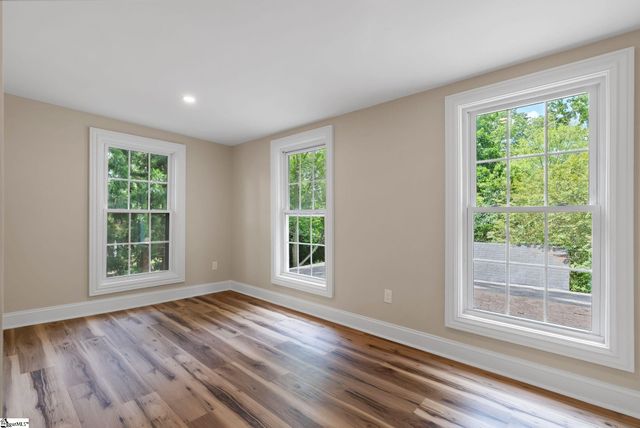 206 S Adair Street, Clinton, SC 29325