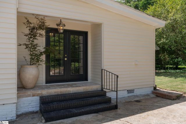 206 S Adair Street, Clinton, SC 29325