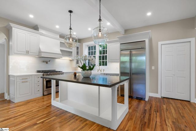 206 S Adair Street, Clinton, SC 29325